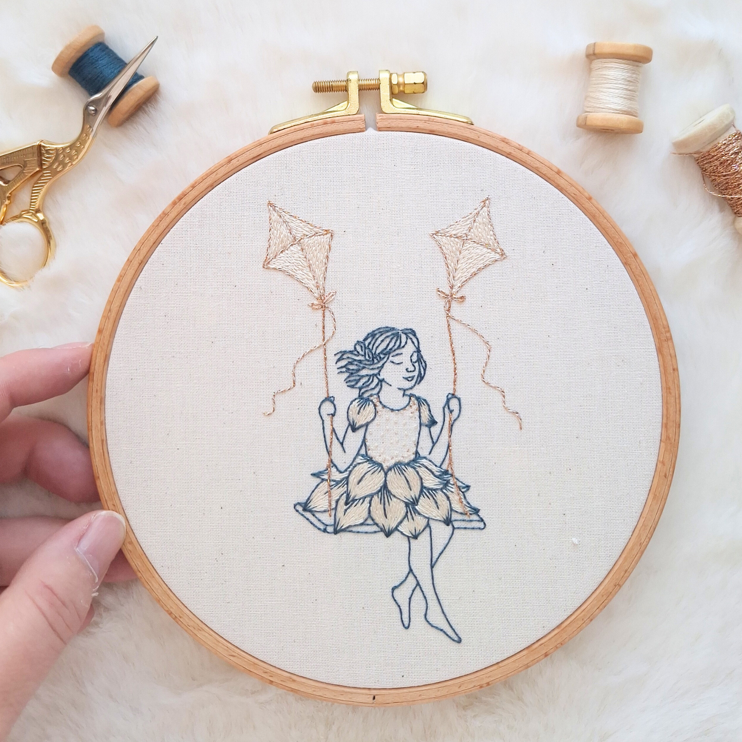 Kit de broderie - Calie Jolie rêveuse du ciel