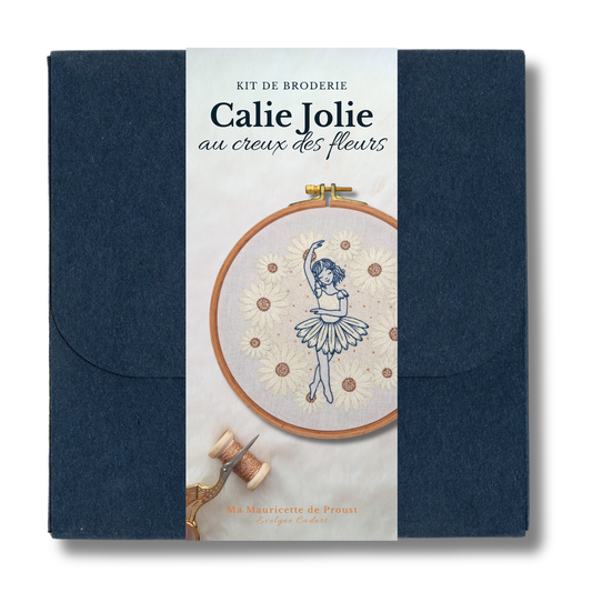 Kit de broderie - Calie Jolie au creux des fleurs